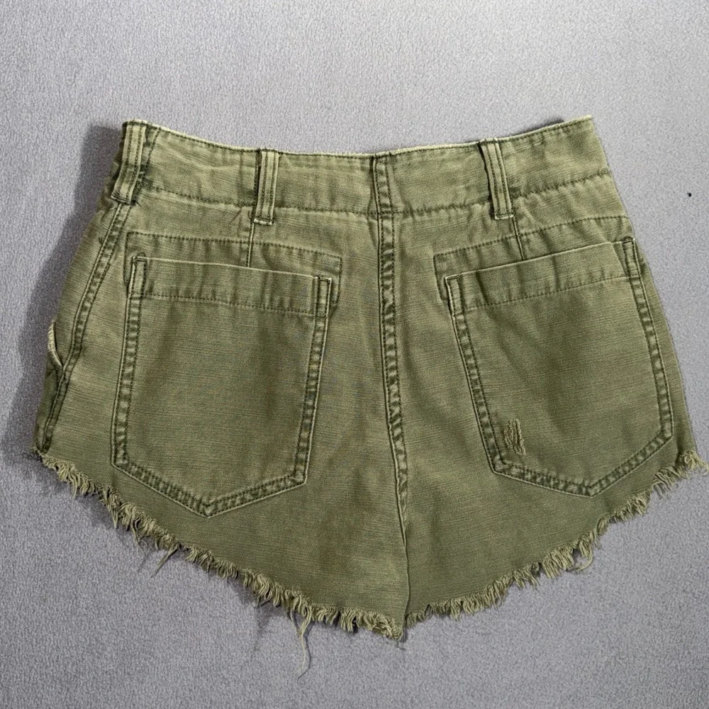 Free People S(2) Olive Green Distressed Frayed Hem Utility Cargo Shorts Military